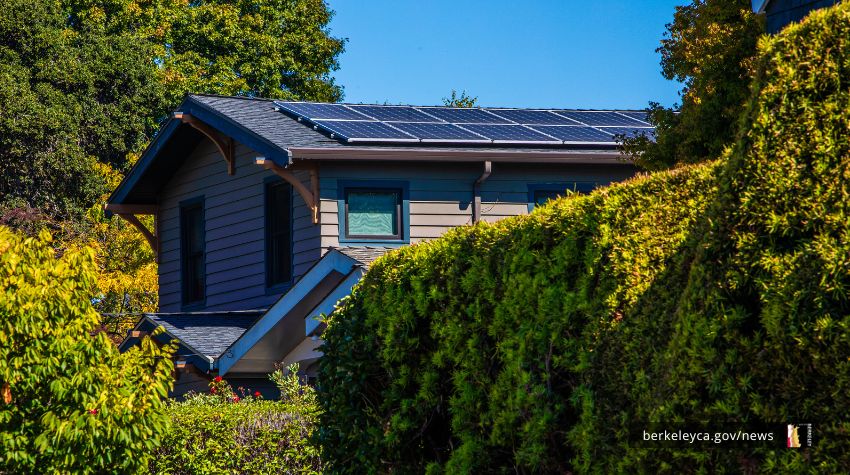 A Berkeley home with solar panels on its roof