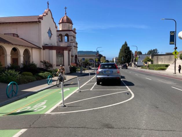 Cycletrack and Bus Lane on Bancroft Ave